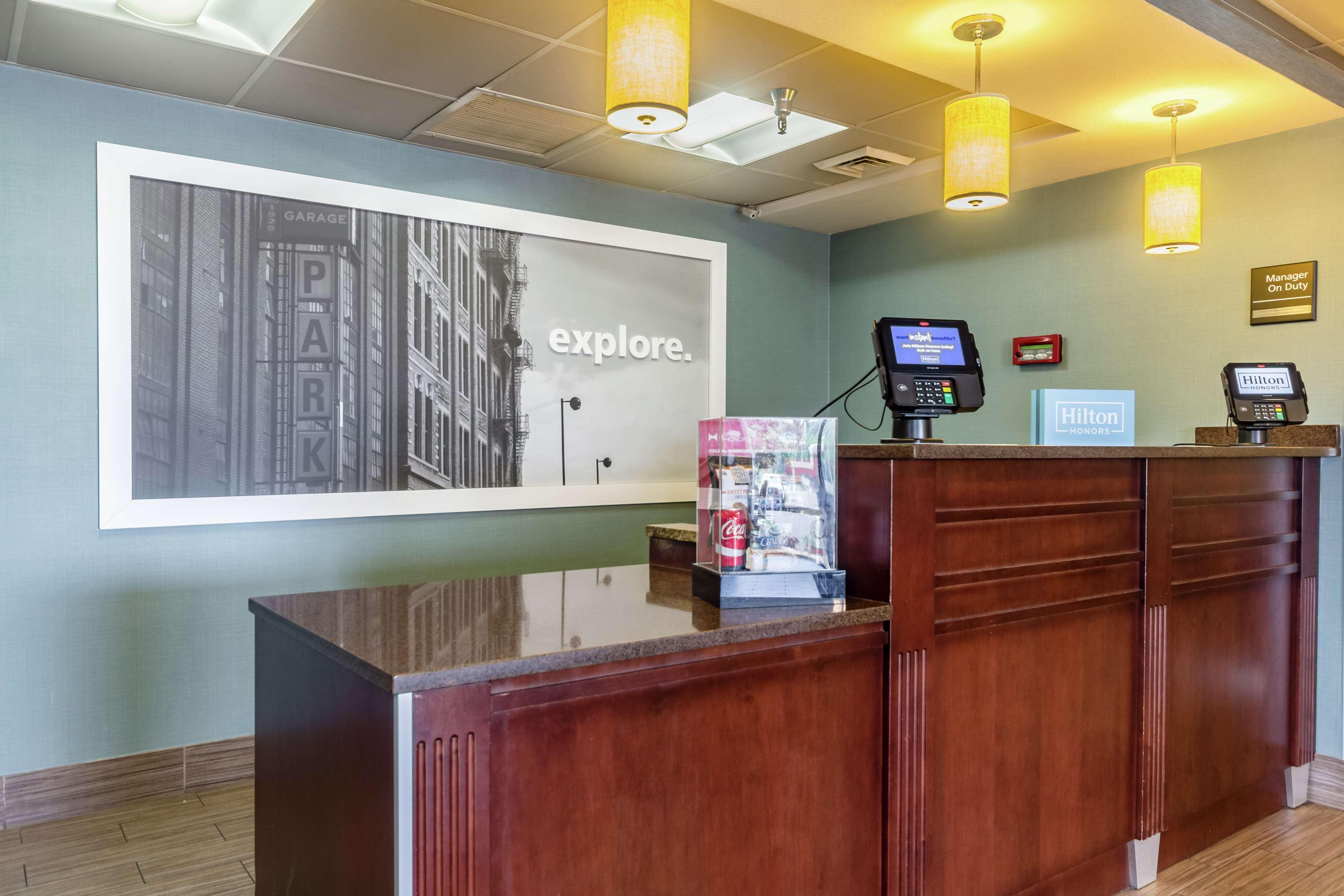 Hampton Inn Winchester-University/ Mall מראה חיצוני תמונה