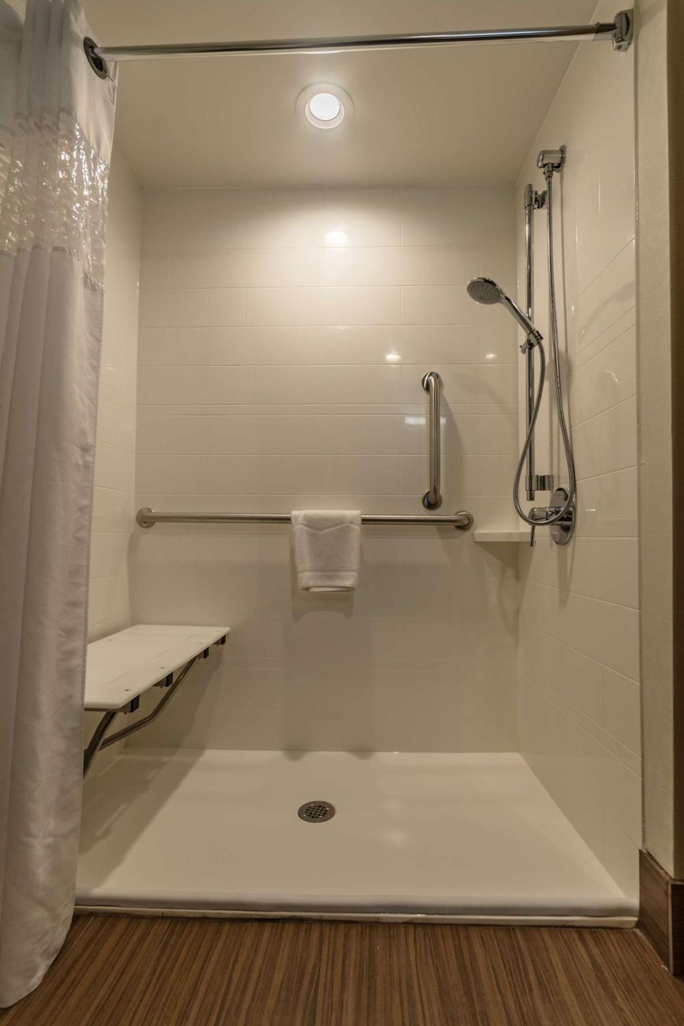 Hampton Inn Winchester-University/ Mall מראה חיצוני תמונה