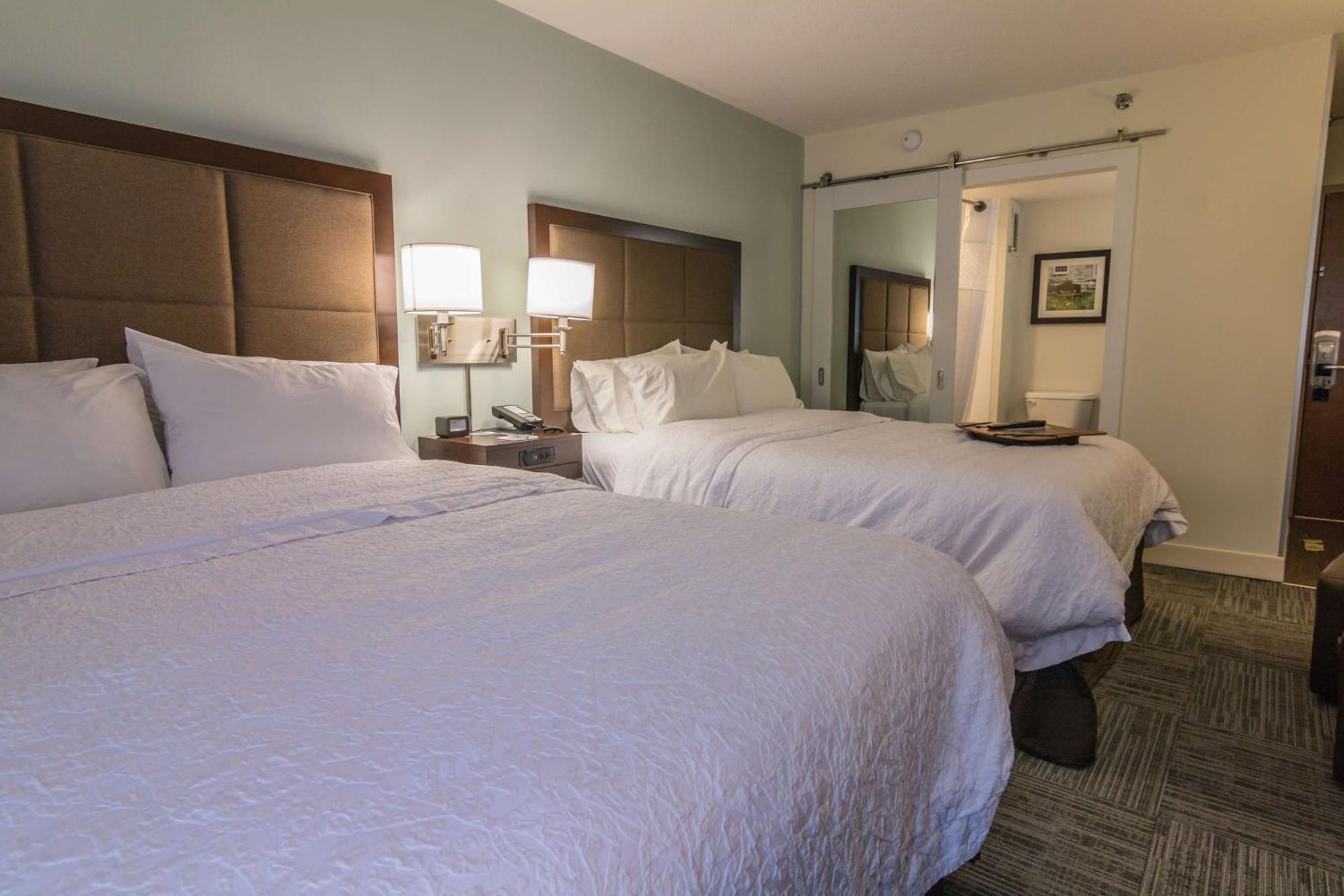 Hampton Inn Winchester-University/ Mall מראה חיצוני תמונה