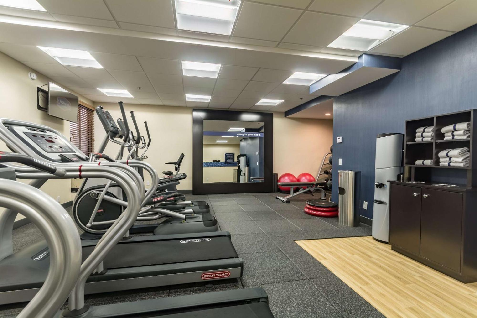 Hampton Inn Winchester-University/ Mall מראה חיצוני תמונה