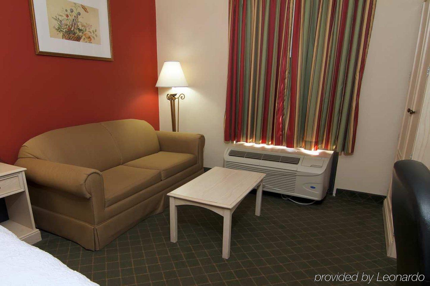 Hampton Inn Winchester-University/ Mall מראה חיצוני תמונה