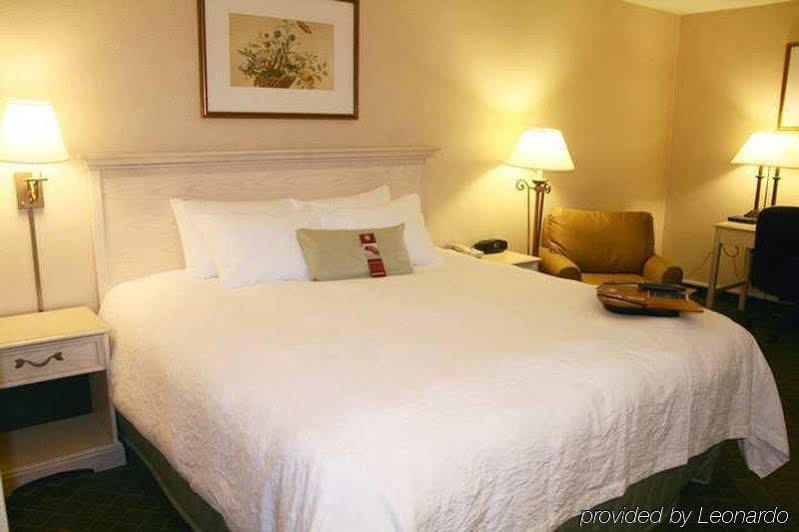 Hampton Inn Winchester-University/ Mall מראה חיצוני תמונה